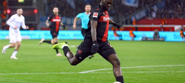 半岛体育链接-勒沃库森客场惨败，冠军梦想黯然失色的简单介绍