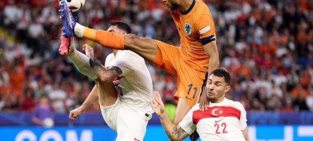 半岛体育网页版入口-杜塞尔多夫队在比赛中展现出色的进攻意识