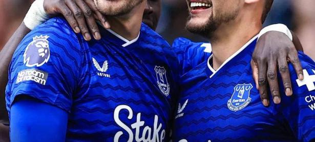 埃弗顿积极备战下一场比赛，埃弗顿主教练调整阵容的简单介绍