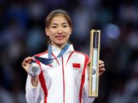 半岛体育在线登录-关于体育冠军异军突起勇夺金牌！的信息