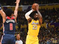 半岛体育投注-马刺客场告捷快船，唐诗高效进攻帮助球队拿下比赛的简单介绍