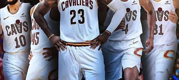 半岛体育竞技-骑士新赛季预备阵容曝光，詹姆斯宣称会为球队争取总冠军的简单介绍