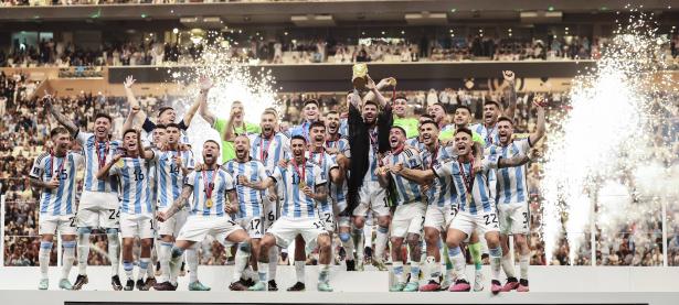 半岛体育app下载地址-巴西战胜阿根廷，登顶胜利之巅