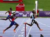 半岛体育链接-英国田径运动员勇夺男子百米冠军，速度惊人的简单介绍