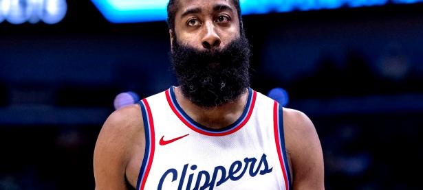 半岛体育注册-爵士绝杀快船，战绩继续领先西部