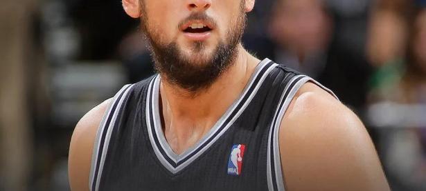 半岛体育app下载地址-马刺主帅寻找突破，球员状态逐渐好转