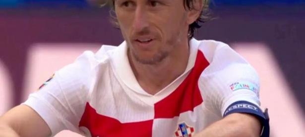 半岛体育地址-克罗地亚球员在比赛中展现出色的表现