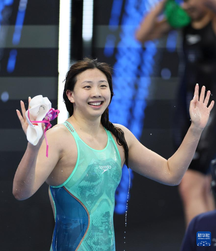 游泳女子蛙泳半决赛选手实力碾压对手