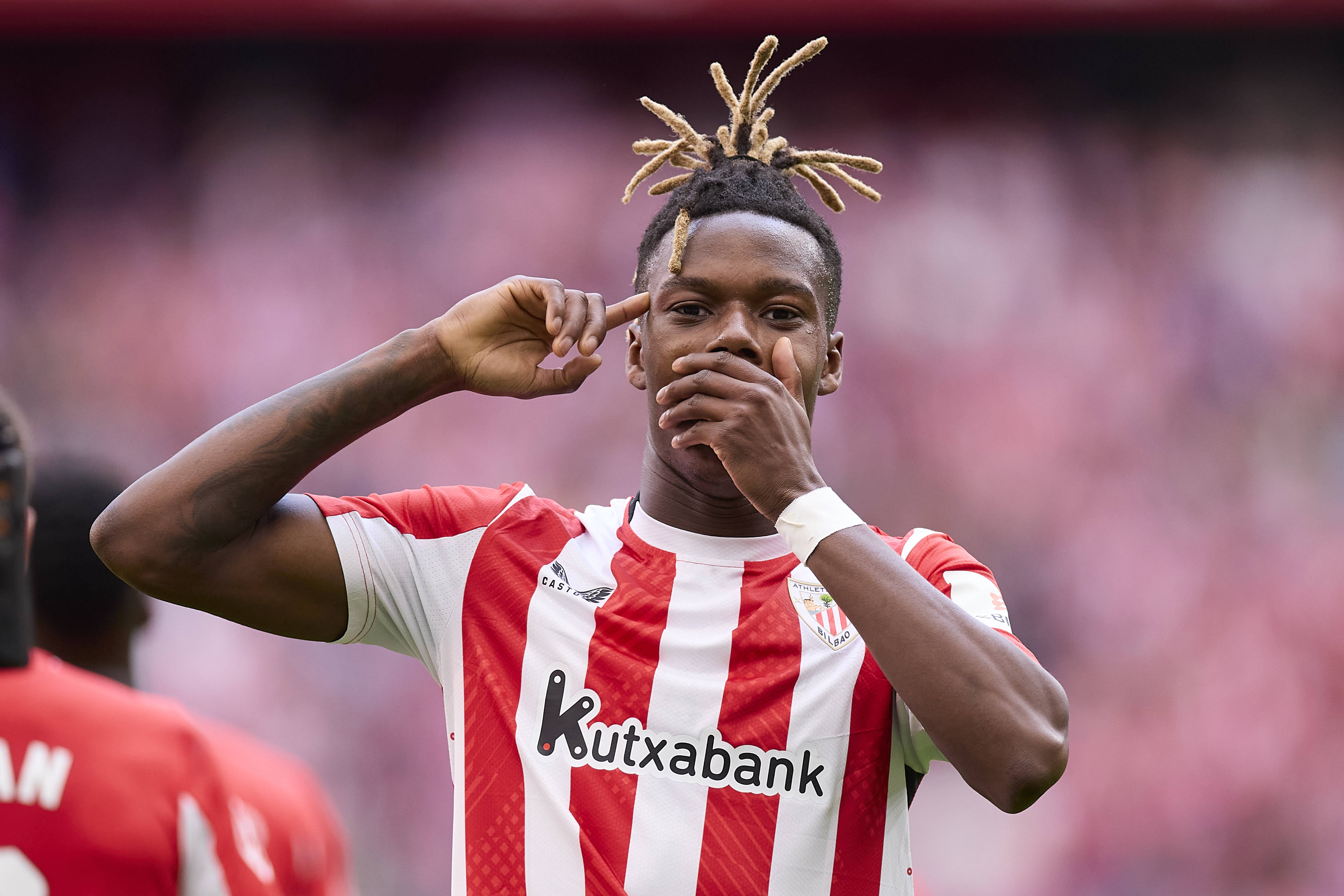 塞维利亚客场逆转胜出,实力出众 塞维利亚客场逆转胜出,实力出众