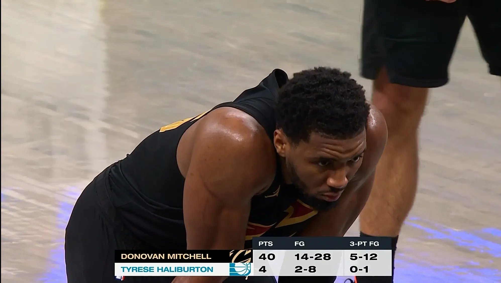 爵士不敌奇才,米切尔在场上展现个人突破 爵士不敌奇才,米切尔在场上展现个人突破