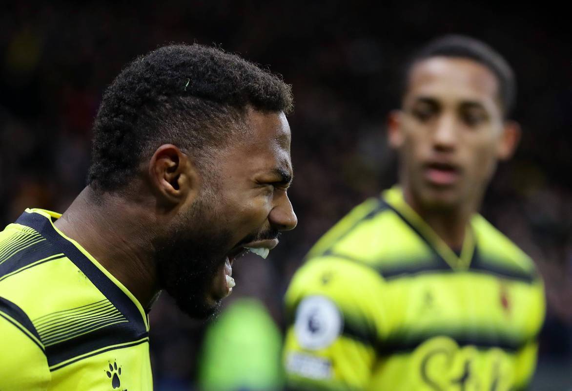 包含伯恩利惨败，沃特福德继续高歌的词条