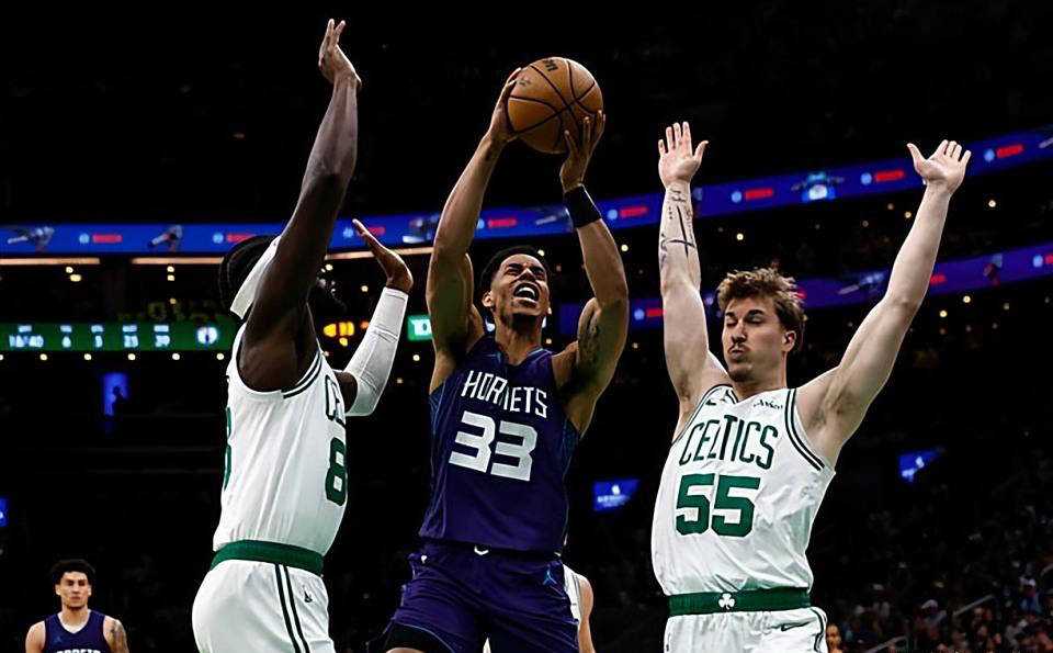 包含黄蜂队宣布与球员戈登-海沃德续约三年的词条 包含黄蜂队宣布与球员戈登-海沃德续约三年的词条