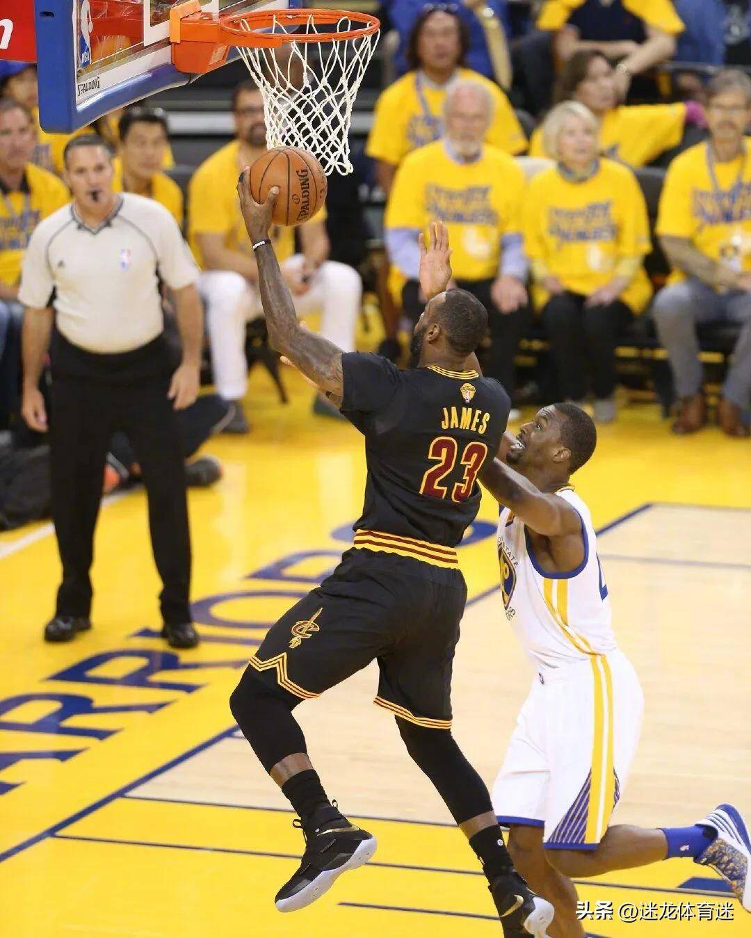 湖人大胜勇士，詹姆斯状态火热