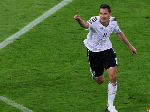 射箭选手实力激战,德国队夺冠 射箭选手实力激战,德国队夺冠