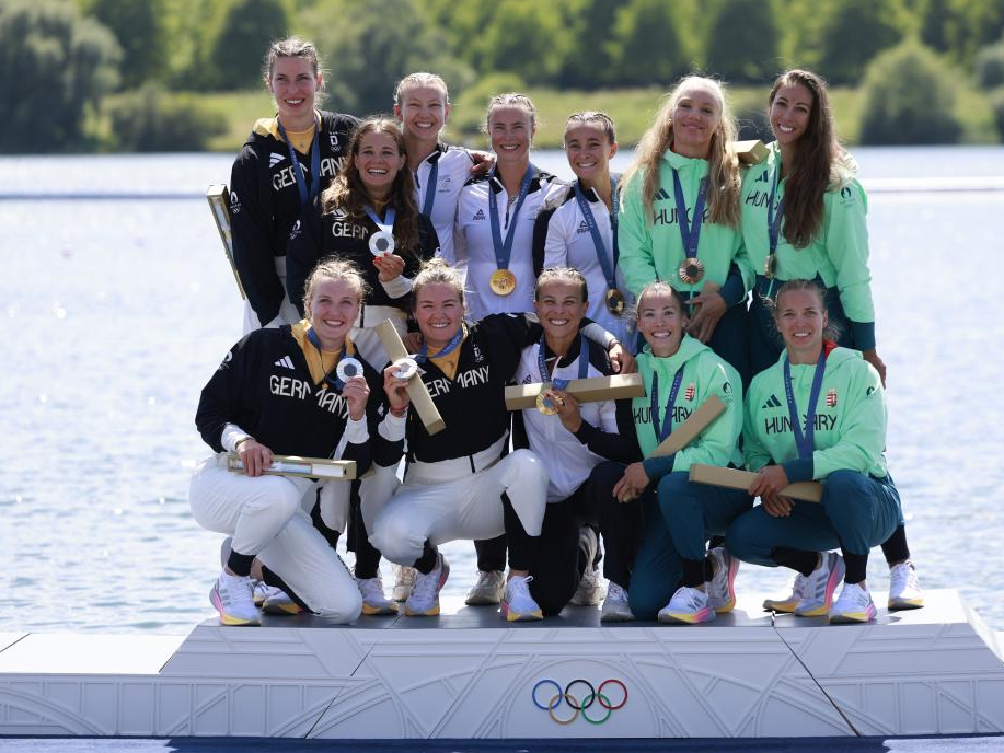 包含男子赛艇比赛:德国选手力压对手的词条 包含男子赛艇比赛:德国选手力压对手的词条