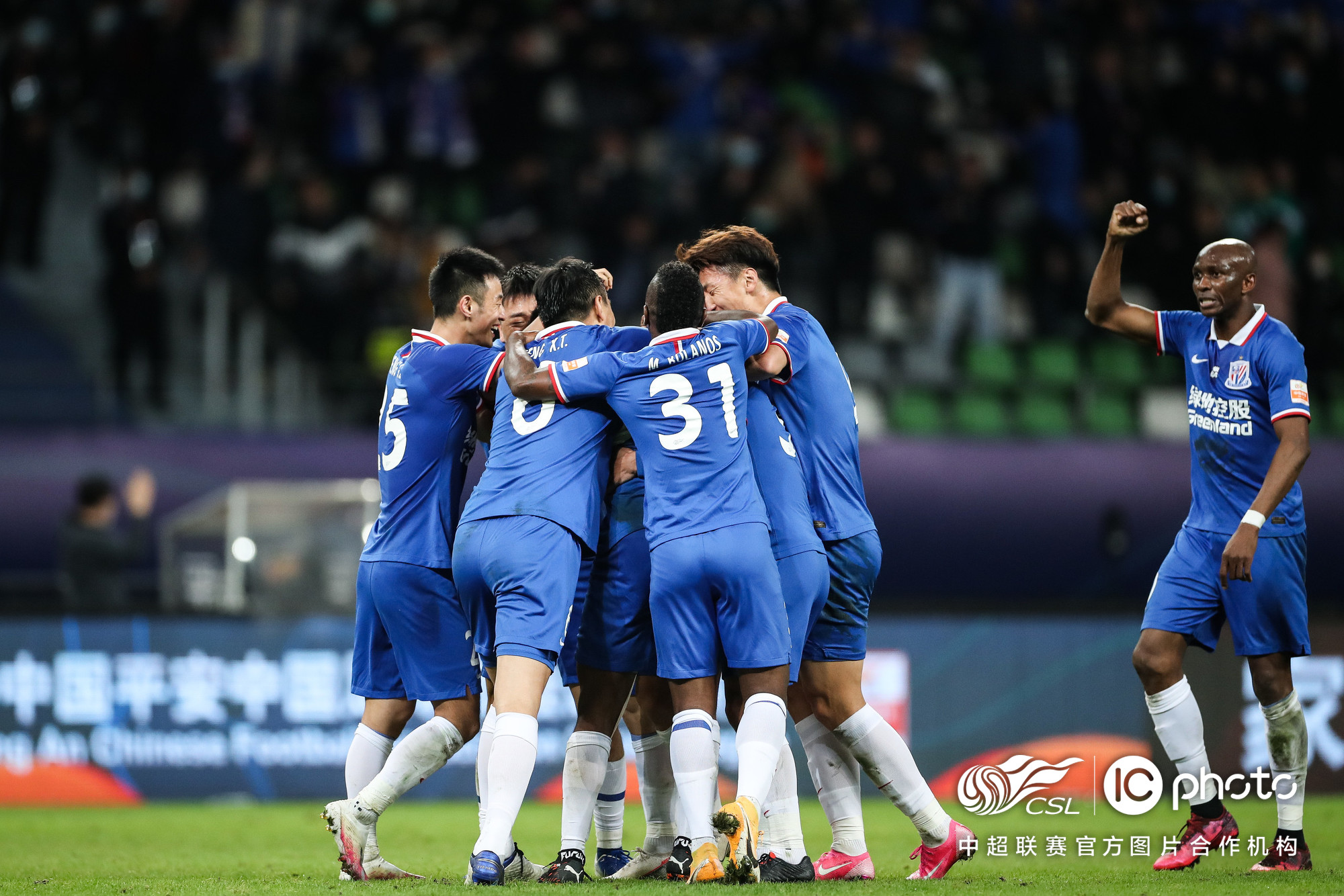 上港客场憾负兵工厂，遭遇阻击